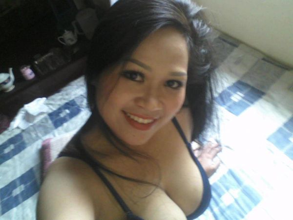 ngintip pembantu montok