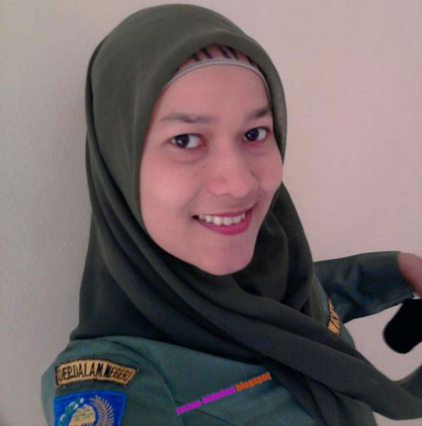 jilbab crot di muka