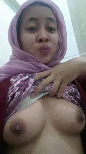 ibu ibu bugil