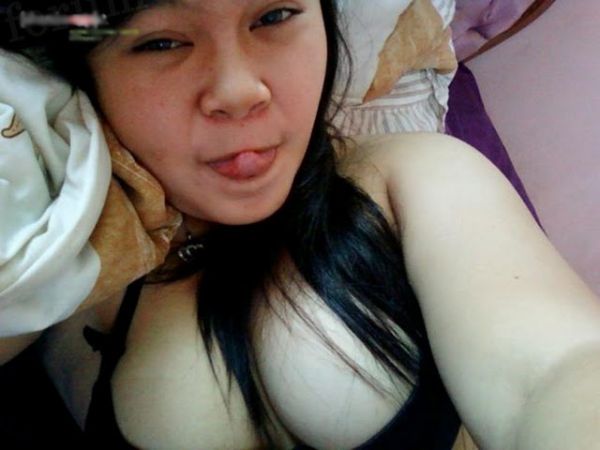 kontol masuk memek cewek bugil