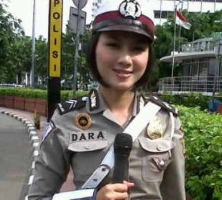 polisi cantik