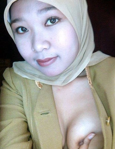 ibu ibu pamer memek