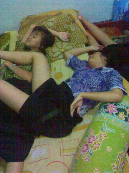 tidur telanjang