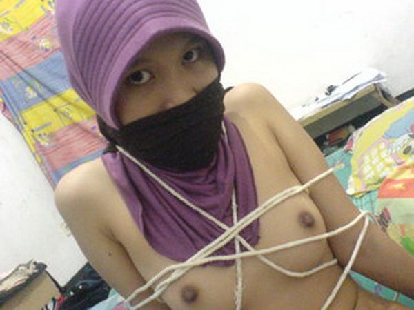 artis bugil ngentot memek jilbab