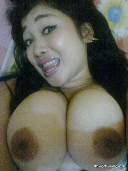 artis bugil