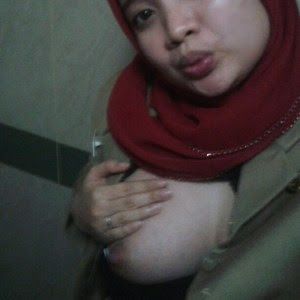 istri bugil