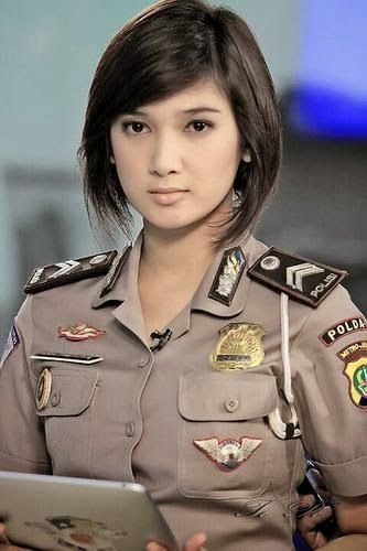 polda polisi bugil