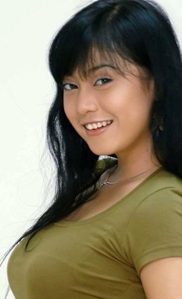 ayu anjani bugil