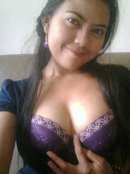 ngemut kontol manis