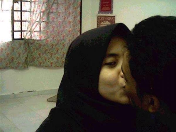 jilbab blowjob