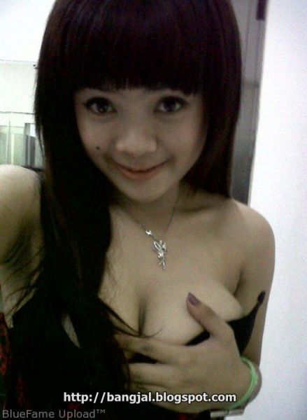 wanita bugil