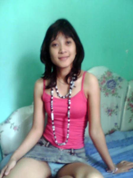 foto wanita ngangkang pamer memek