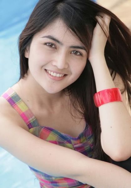 indonesian girl telanjang