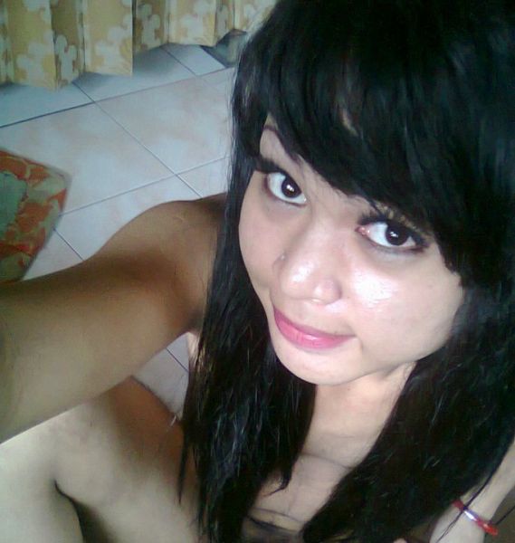 wanita bugil