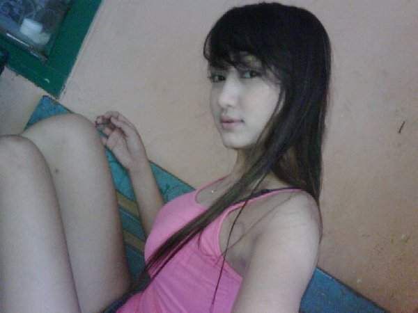 belahan memek cewek bugil