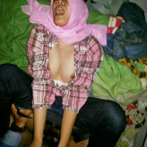 pepek jilbab