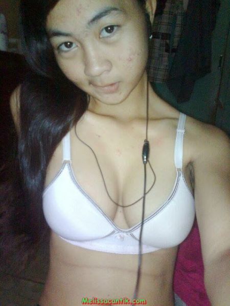 slimpics memek online gambar 1