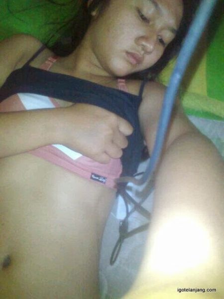 cewek smp bugil pamer memek