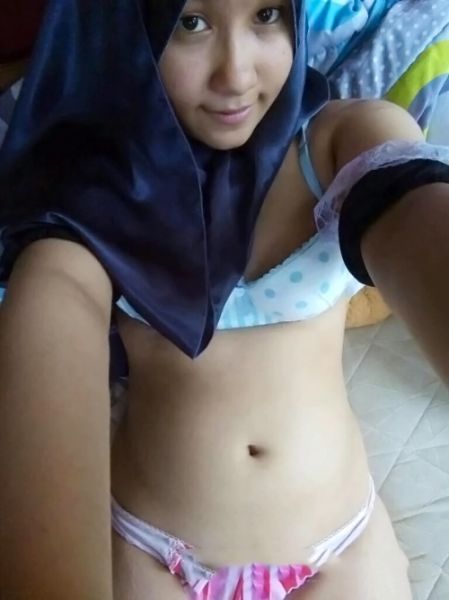 pepek jilbab