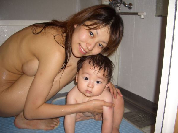 japanese housewives naked