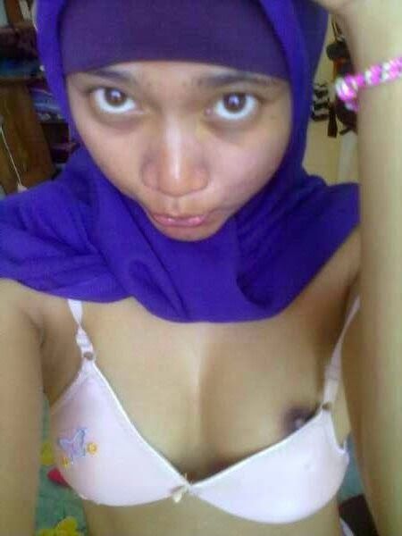 ngentot memek abg