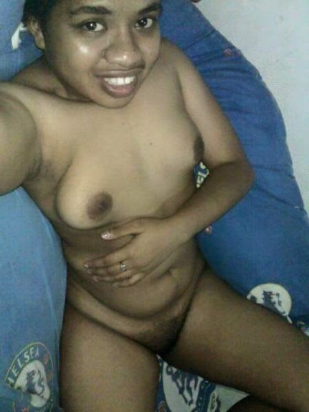 slimpics memek online gambar 1