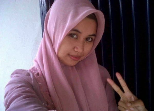 wanita arab ber jilbab