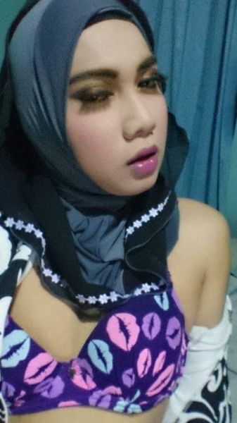 berjilbab cantik bening