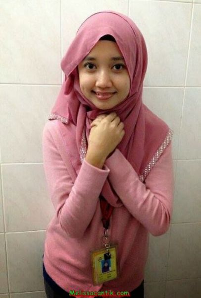 gadis berjilbab nakal