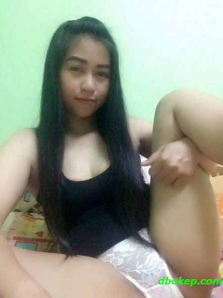 memek bugil lagi ngangkang gadis