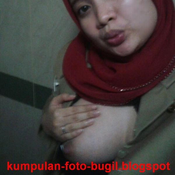 memek bugil lagi ngangkang