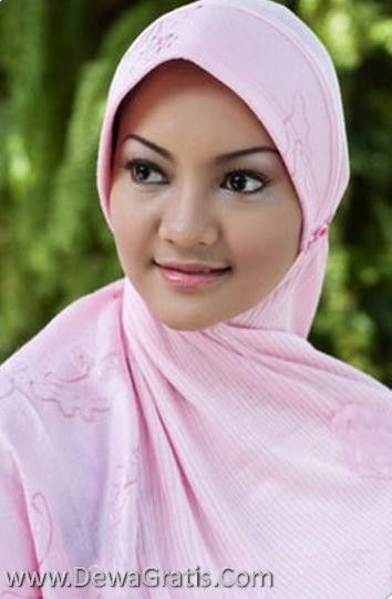 gadis jilbab bugil