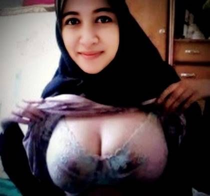 cewek jilbab bugil