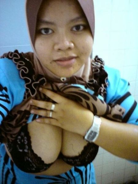 abg hot tetek gede dan