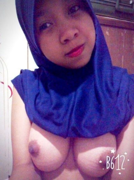 cewek smp bugil pamer memek