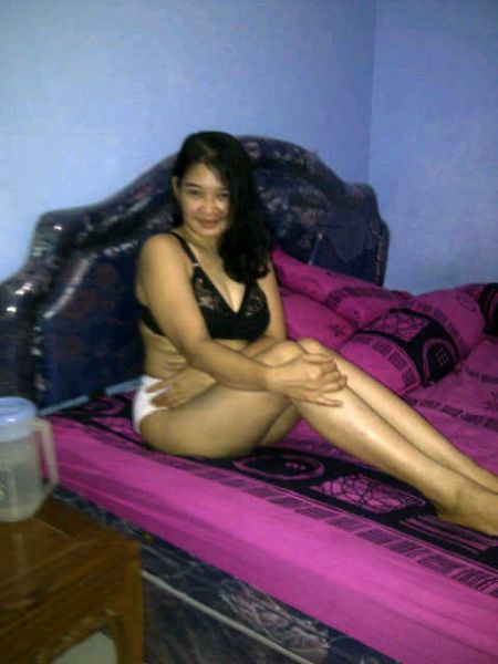 cewek tidur bugil