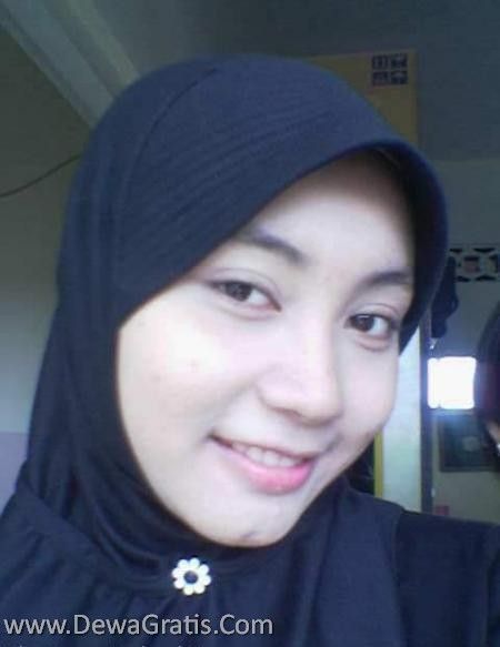 jilbab toket montok