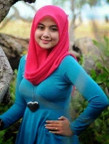 artis melayu baju ketat