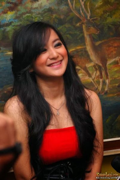 anisa bahar goyang