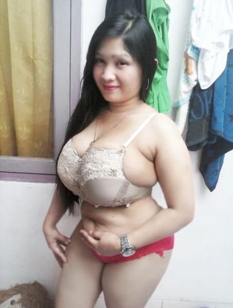 memek pembantu