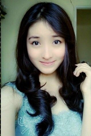 artis cantik