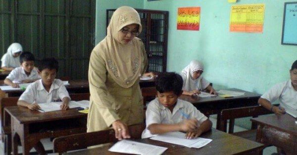 sekolah ngentot