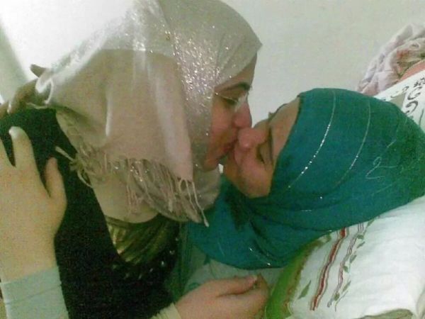 arab hijab lesbians licking pussy