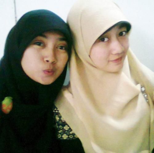 gadis cantik ber jilbab