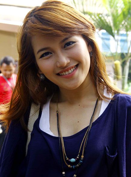 menyusui ayu ting ting