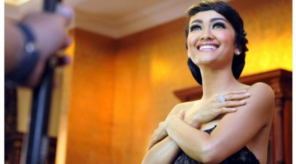 foto artis indonesia tanpa busana