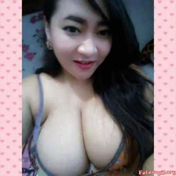 cantik bugil masturbasi