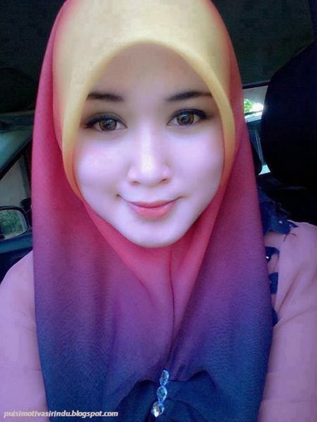 cewek berjilbab natural