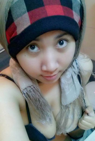 memek cewek cantik