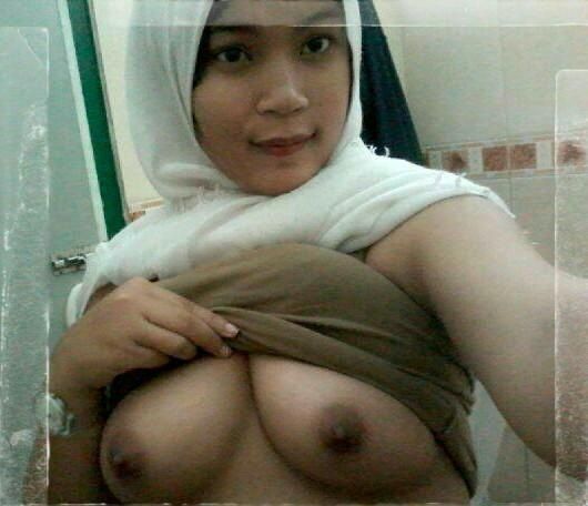 jilbab toket gede